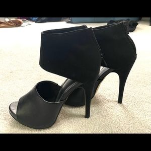 APT 9 - Black Velvet Cuffed Heels Size 6